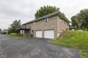 913 Arrowhead Dr, East Dubuque, IL 61025 - Photo 28