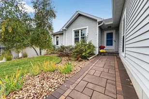 105 Terrace Ct, Mount Horeb, WI 53572 - Photo 2