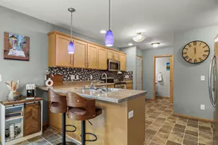 7015 Reston Heights Dr, Madison, WI 53718 - Photo 8