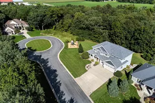 6432 Nature Cove Trail, Waunakee, WI 53597 - Photo 2