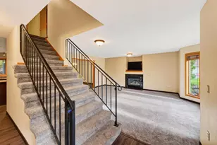 213 Yarrow Hill Dr, Cottage Grove, WI 53527 - Photo 8