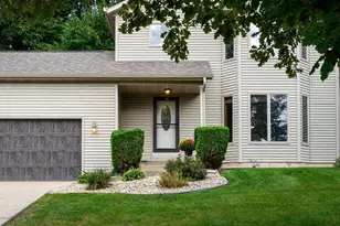 213 Yarrow Hill Dr, Cottage Grove, WI 53527 - Photo 2