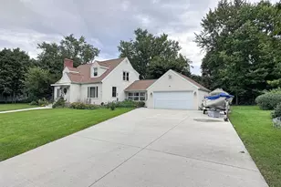 22 N Pine St, Janesville, WI 53548 - Photo 48