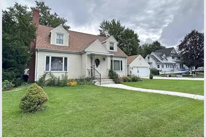 22 N Pine Street, Janesville, WI 53548 - Photo 2