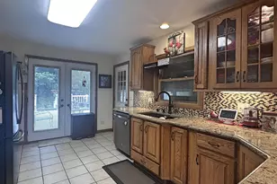 22 N Pine St, Janesville, WI 53548 - Photo 10