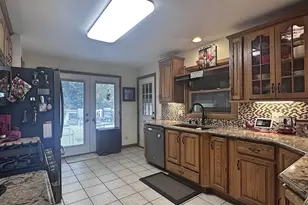 22 N Pine St, Janesville, WI 53548 - Photo 14