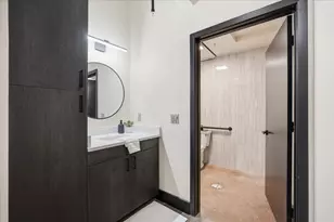 210 S Hamilton St, Madison, WI 53703 - Photo 12