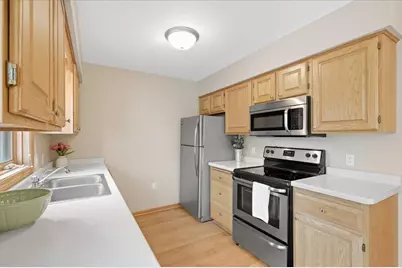3222 Dorchester Way, Madison, WI 53719 - Photo 8