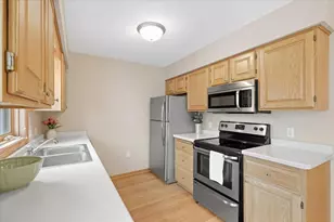 3222 Dorchester Way, Madison, WI 53719 - Photo 8