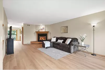 3222 Dorchester Way, Madison, WI 53719 - Photo 2