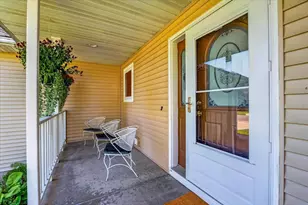 875 Merri-Hill Dr, Oregon, WI 53575 - Photo 4