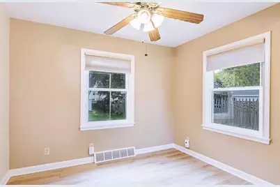 2537 Hoard Street, Madison, WI 53704 - Photo 6