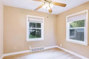 2537 Hoard St, Madison, WI 53704 - Photo 6