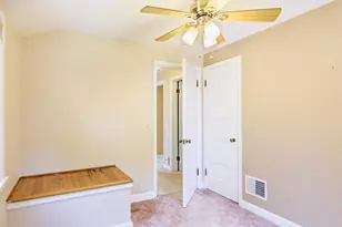 2537 Hoard St, Madison, WI 53704 - Photo 20