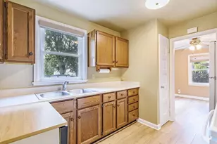 2537 Hoard St, Madison, WI 53704 - Photo 10