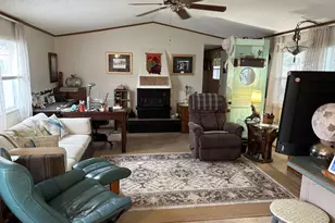 38005 Hwy 18, Prairie Du Chien, WI 53821 - Photo 16
