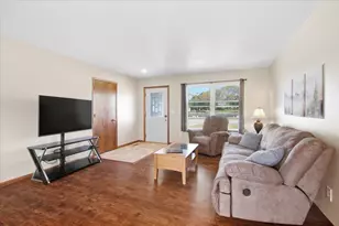 745 Crestview Dr, Reedsburg, WI 53959 - Photo 6