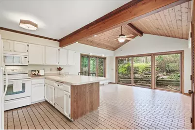 2621 Mission Circle, Madison, WI 53713 - Photo 2