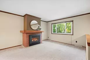 2621 Mission Cir, Madison, WI 53713 - Photo 12