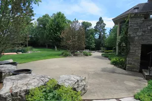 9090 N Range Line Rd, River Hills, WI 53217 - Photo 38