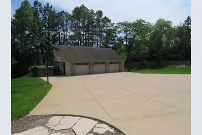 9090 N Range Line Road, River Hills, WI 53217 - Photo 4