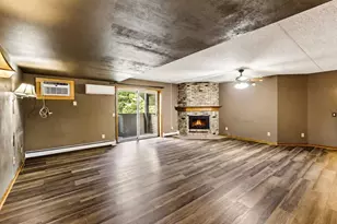 14 Maple Wood Ln, Madison, WI 53704 - Photo 6