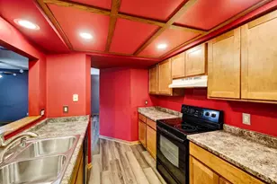 14 Maple Wood Ln, Madison, WI 53704 - Photo 8