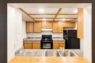 14 Maple Wood Ln, Madison, WI 53704 - Photo 6