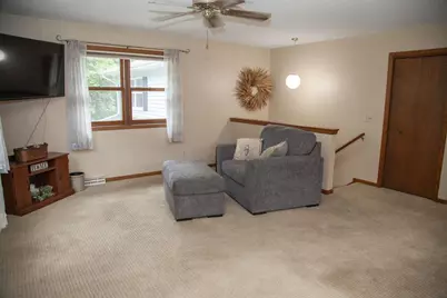 400 Oak Valley Road, Mount Horeb, WI 53572 - Photo 6