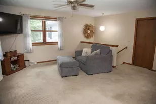 400 Oak Valley Rd, Mount Horeb, WI 53572 - Photo 6