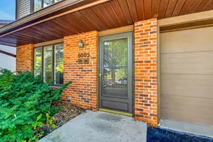 6005 Williamsburg Way, Madison, WI 53719 - Photo 4
