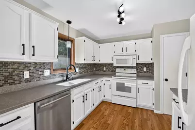 6005 Williamsburg Way, Madison, WI 53719 - Photo 18