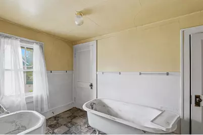 910 S Spring Street, Beaver Dam, WI 53916 - Photo 18
