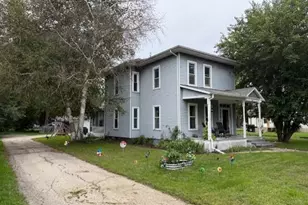 214 S Whiton St, Whitewater, WI 53190 - Photo 2