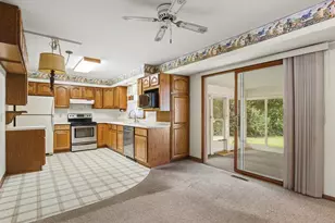 2406 Skyline Dr, Beloit, WI 53511 - Photo 12