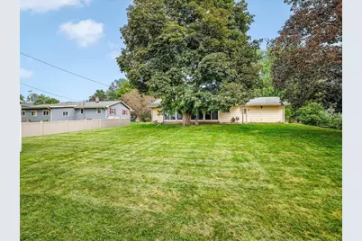 2406 Skyline Drive, Beloit, WI 53511 - Photo 38