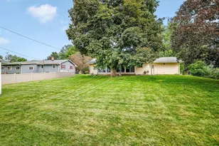 2406 Skyline Dr, Beloit, WI 53511 - Photo 38