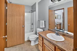 952 Rockefeller Ln, Madison, WI 53704 - Photo 18