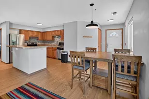 952 Rockefeller Ln, Madison, WI 53704 - Photo 8