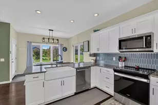 1024 Peterson Dr, Stoughton, WI 53589 - Photo 6