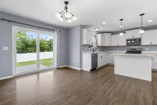 131 W Blackhawk Dr, Fort Atkinson, WI 53538 - Photo 12