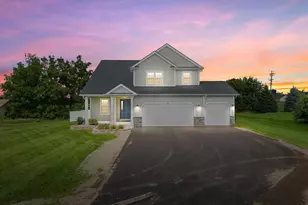 131 W Blackhawk Dr, Fort Atkinson, WI 53538 - Photo 1