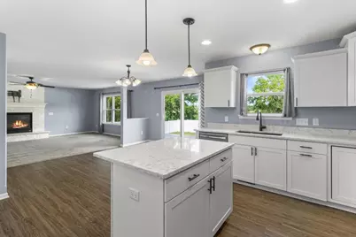 131 W Blackhawk Drive, Fort Atkinson, WI 53538 - Photo 6