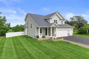131 W Blackhawk Dr, Fort Atkinson, WI 53538 - Photo 2