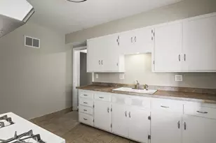 1502 Portland Ave, Beloit, WI 53511 - Photo 14