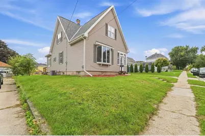 218 N Henninger Street, Mayville, WI 53050 - Photo 2
