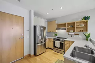 309 W Washington Ave, Madison, WI 53703 - Photo 12
