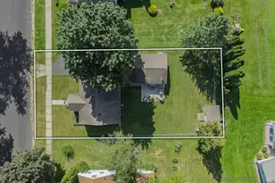 512 Ellinwood Ave, Reedsburg, WI 53959 - Photo 4