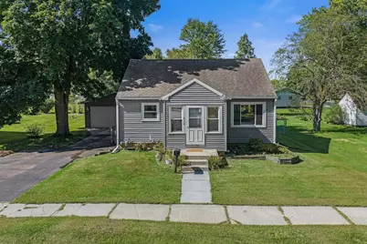 512 Ellinwood Avenue, Reedsburg, WI 53959 - Photo 1