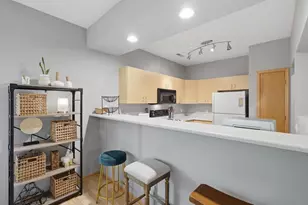1140 E Dayton St, Madison, WI 53703 - Photo 12
